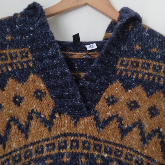 BDG  Urban Outfitters Hoodie Sweater Size S - Picture 3 of 7